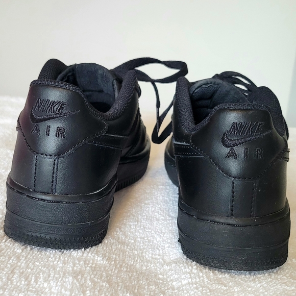 finish line black air force ones